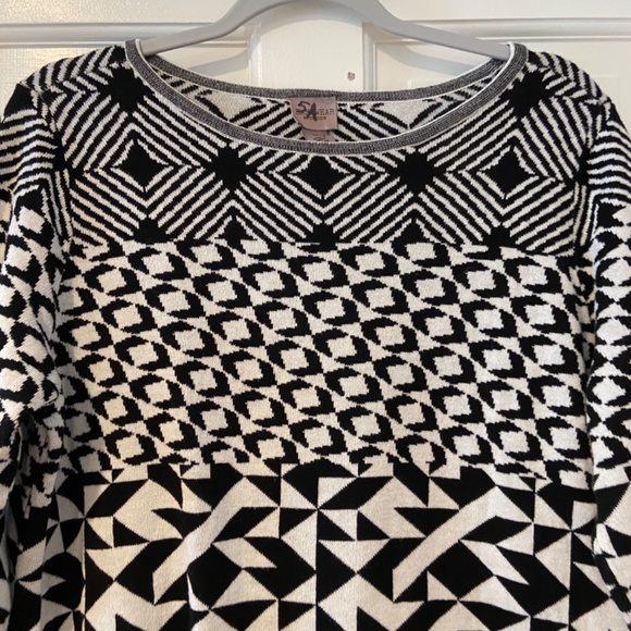 Chico's Easywear Black and White Sweater – Size 2 (US Size Large) - Picture 2 of 8